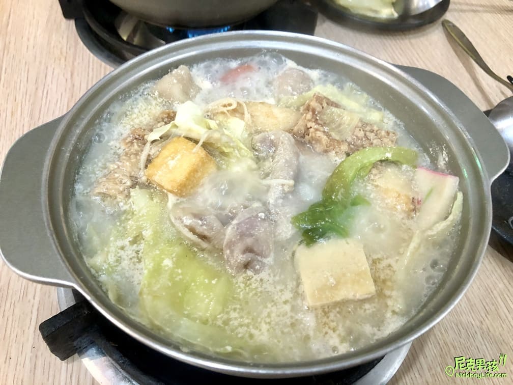 高雄火鍋推薦【億品鍋-高雄中安店】個人每鍋$150起,日式涼麵、豬油拌飯、生菜沙拉及霜淇淋等多樣點心及飲品任你吃|打狗美食 56 IMG 0104