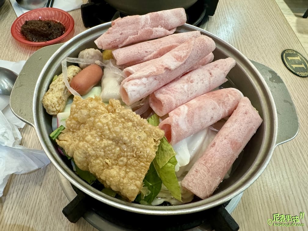 高雄火鍋推薦【億品鍋-高雄中安店】個人每鍋$150起,日式涼麵、豬油拌飯、生菜沙拉及霜淇淋等多樣點心及飲品任你吃|打狗美食 59 IMG 6517