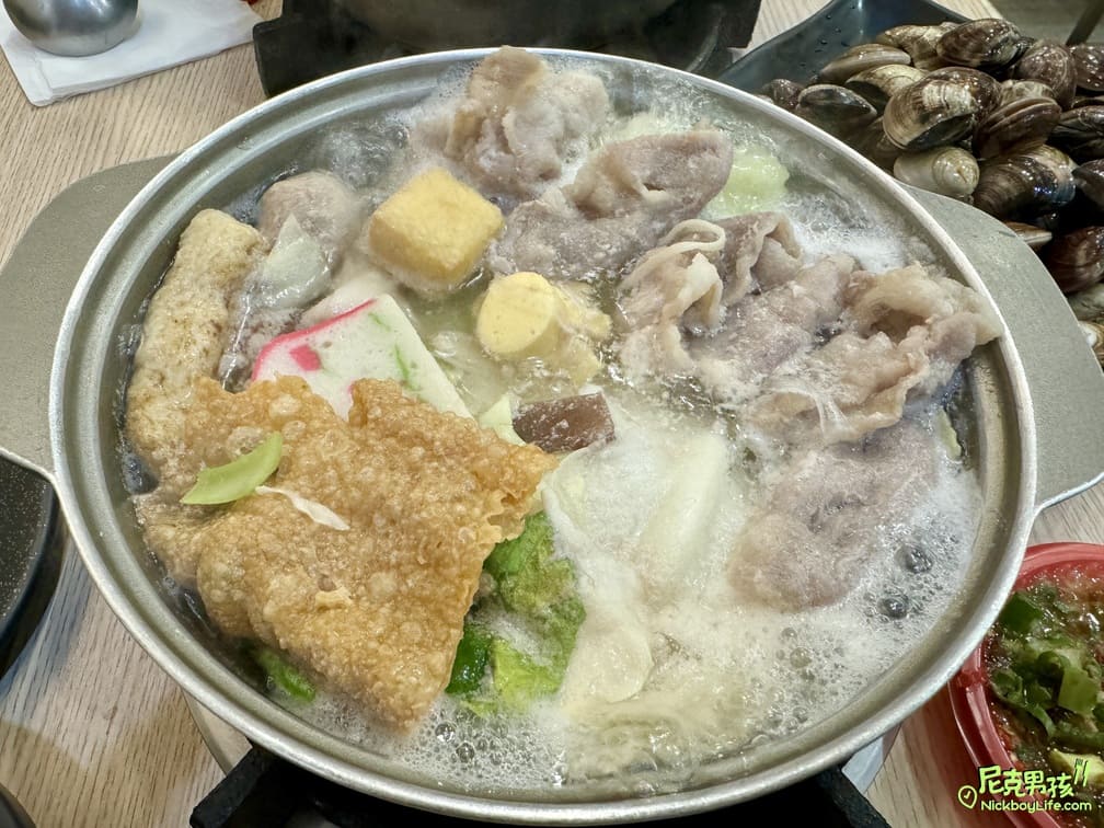 高雄火鍋推薦【億品鍋-高雄中安店】個人每鍋$150起,日式涼麵、豬油拌飯、生菜沙拉及霜淇淋等多樣點心及飲品任你吃|打狗美食 61 IMG 6525