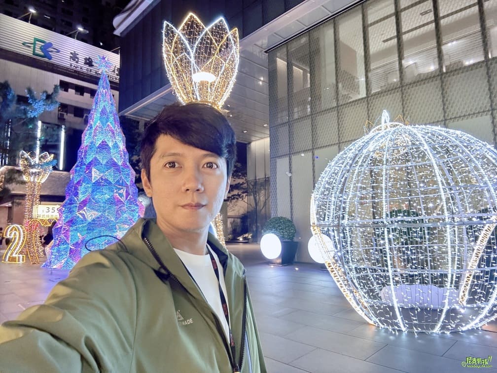 【京城銀行-北高雄分行】2023聖誕節,特殊造型藍水晶聖誕樹,讓走過路過的人必定會停下來一探究竟的吸睛燈光裝置藝術|打狗活動 22 IMG 1901