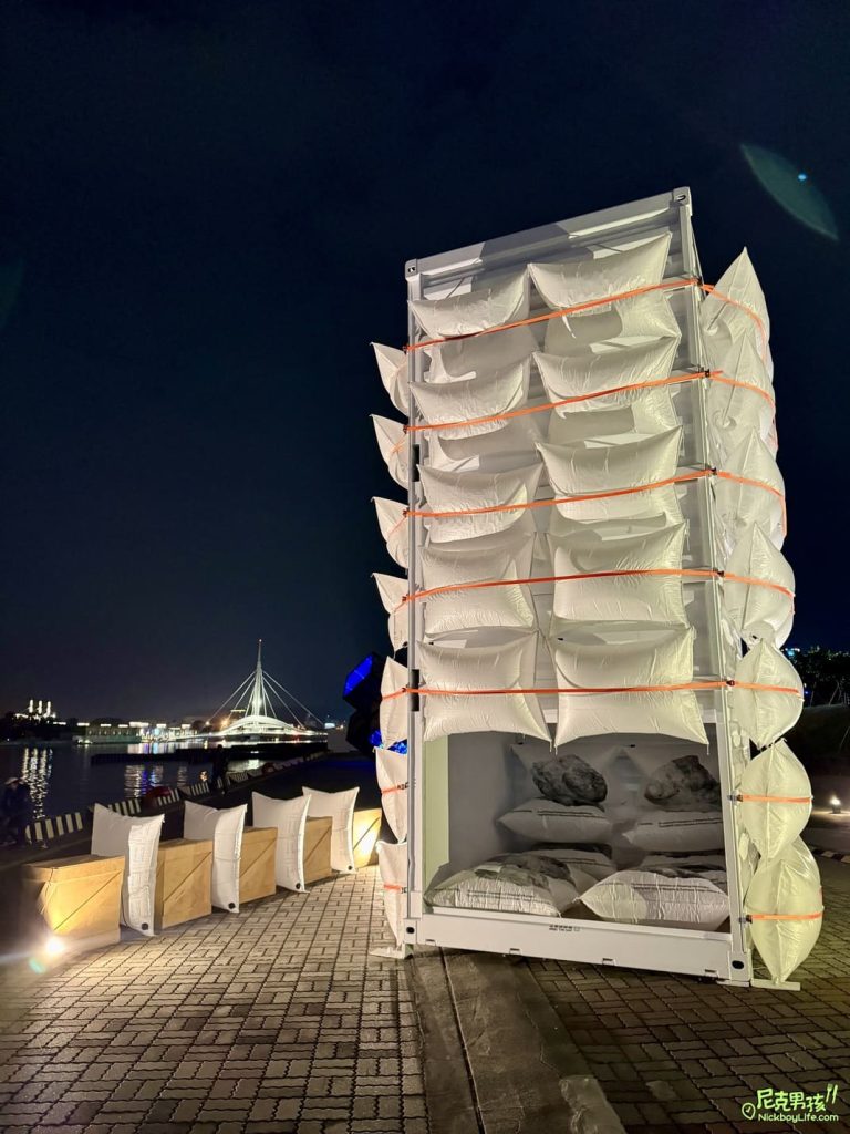 【2023高雄國際貨櫃藝術節-海口味】6件別具意義的作品,白天與晚上都有不同的感受,擺脫傳統貨櫃形象讓高雄更增添不少藝術文化。|打狗活動 28 IMG 2810
