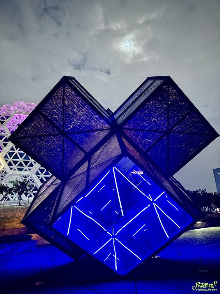【2023高雄國際貨櫃藝術節-海口味】6件別具意義的作品,白天與晚上都有不同的感受,擺脫傳統貨櫃形象讓高雄更增添不少藝術文化。|打狗活動 29 IMG 2815