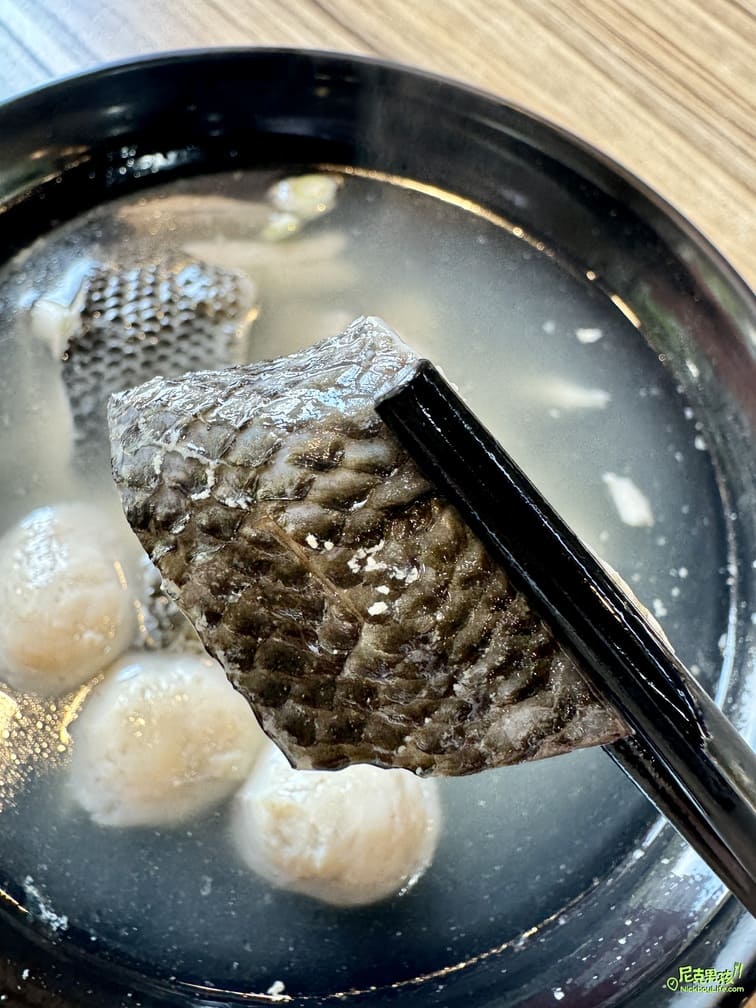 必比登推薦【老爺美食館-鼎山店】必點招牌焦糖燻鴨、香茅煎肉及三骨高湯,傳承50多年健康與美味並存的好味道|打狗美食 35 IMG 6855