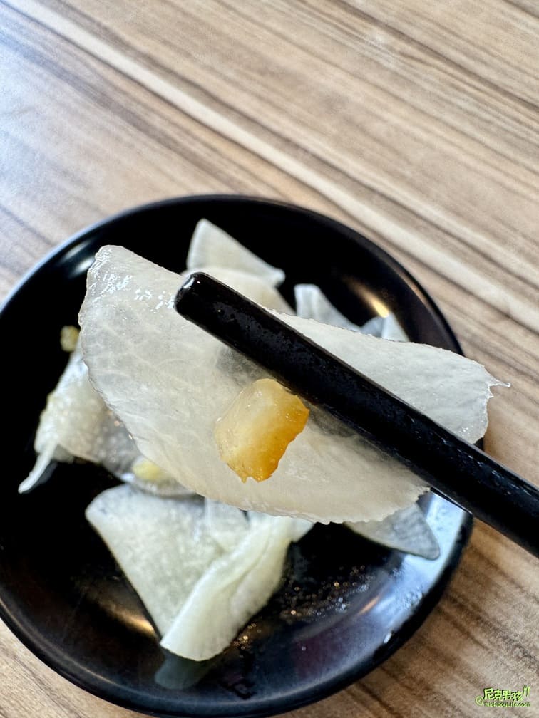 必比登推薦【老爺美食館-鼎山店】必點招牌焦糖燻鴨、香茅煎肉及三骨高湯,傳承50多年健康與美味並存的好味道|打狗美食 39 IMG 6865