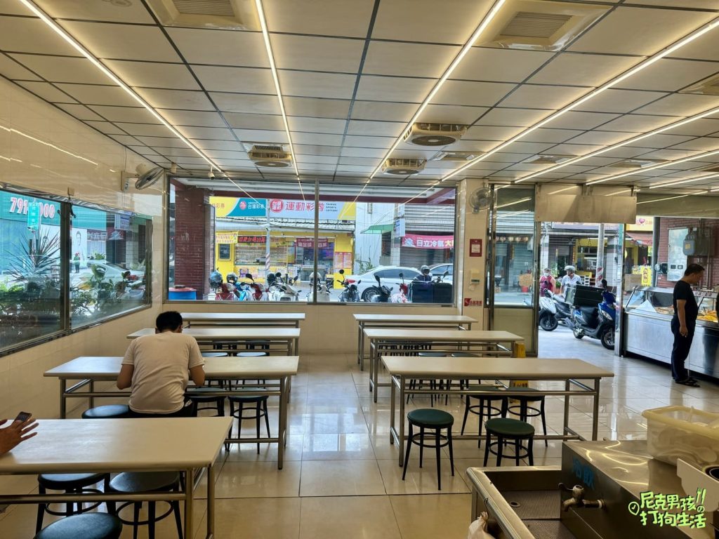 小港美食推薦【大支雞腿飯】號稱桂林一帶生意最好的便當店,招牌雞腿大隻不裹粉,獨特醬汁醃製,美味又回味!|打狗美食 15 IMG 5829