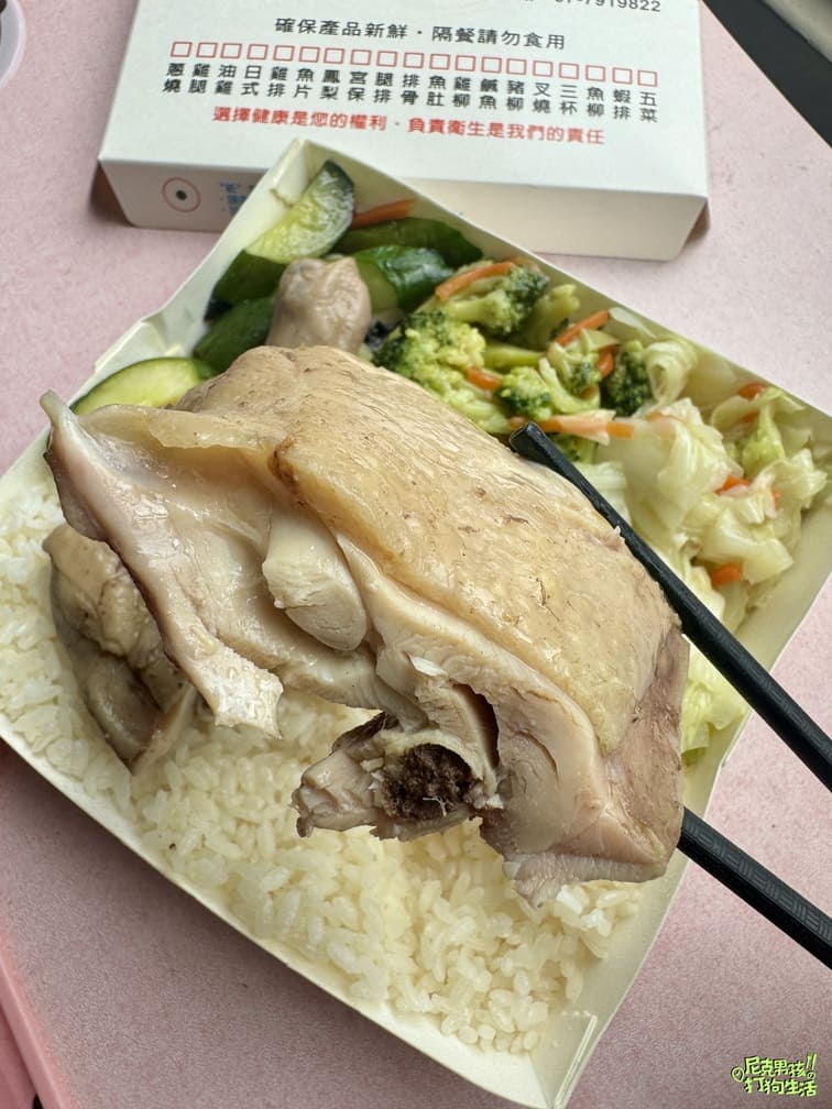 小港美食推薦【大支雞腿飯】號稱桂林一帶生意最好的便當店,招牌雞腿大隻不裹粉,獨特醬汁醃製,美味又回味!|打狗美食 27 IMG 5840
