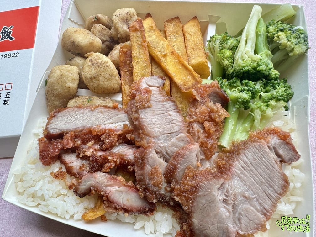 小港美食推薦【大支雞腿飯】號稱桂林一帶生意最好的便當店,招牌雞腿大隻不裹粉,獨特醬汁醃製,美味又回味!|打狗美食 46 IMG 6331