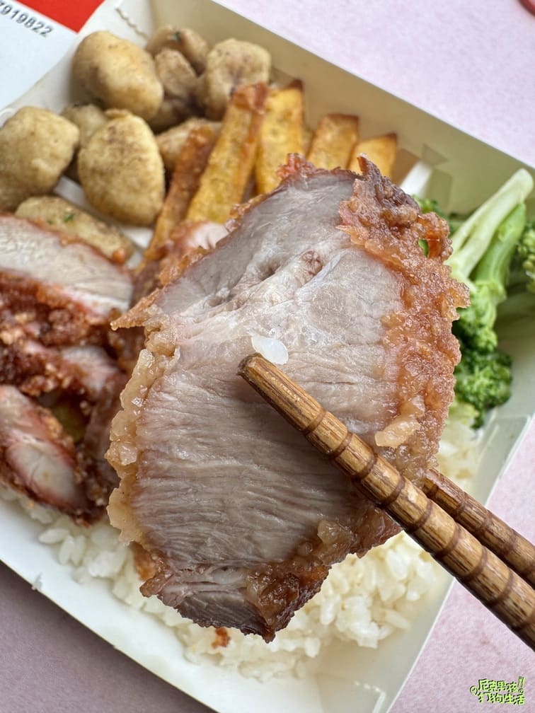 小港美食推薦【大支雞腿飯】號稱桂林一帶生意最好的便當店,招牌雞腿大隻不裹粉,獨特醬汁醃製,美味又回味!|打狗美食 47 IMG 6332