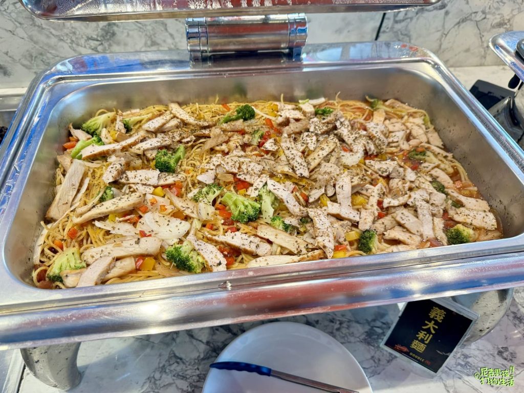 鳳山美食【Double 萬牛排館】平價且高CP鐵板排餐,酥皮濃湯、義大利麵及燉飯,無限供應自助吧吃到飽|打狗美食 20 IMG 7270