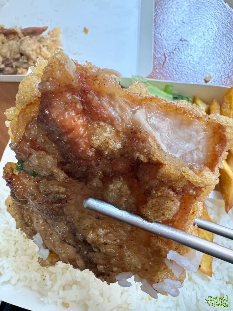 小港美食推薦【大支雞腿飯】號稱桂林一帶生意最好的便當店,招牌雞腿大隻不裹粉,獨特醬汁醃製,美味又回味!|打狗美食 37 IMG 7384