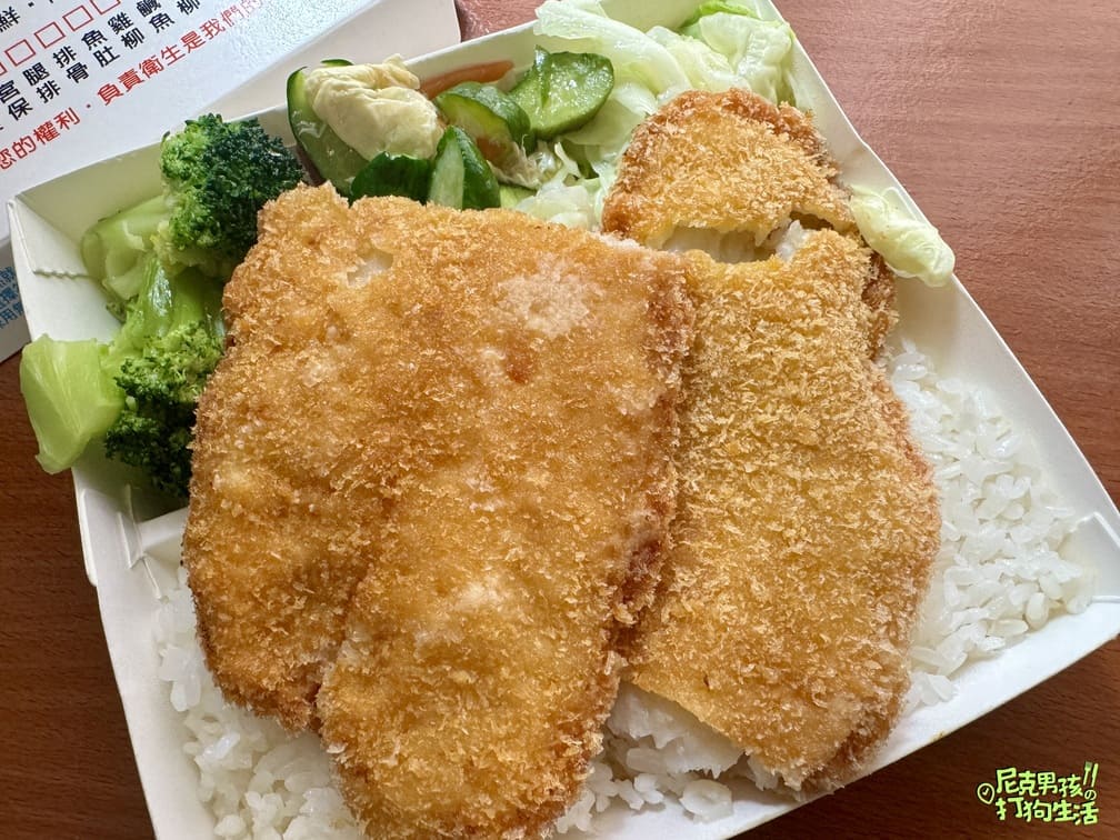 小港美食推薦【大支雞腿飯】號稱桂林一帶生意最好的便當店,招牌雞腿大隻不裹粉,獨特醬汁醃製,美味又回味!|打狗美食 32 IMG 7531