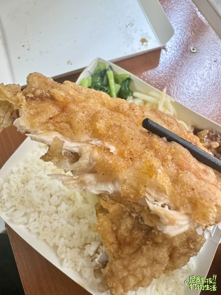 小港美食推薦【大支雞腿飯】號稱桂林一帶生意最好的便當店,招牌雞腿大隻不裹粉,獨特醬汁醃製,美味又回味!|打狗美食 31 IMG 7580