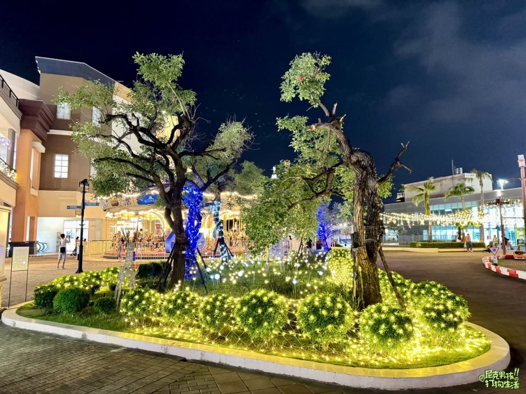 2024高雄草衙道SKM Park聖誕節夢幻派對,耶誕音樂加上雪花秀,讓每個人都會有個難忘的Party Night |打狗活動 43 IMG 8117