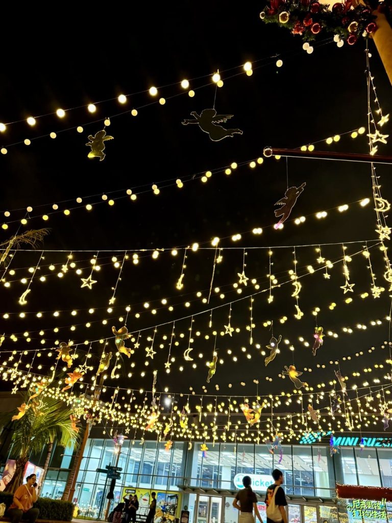 2024高雄草衙道SKM Park聖誕節夢幻派對,耶誕音樂加上雪花秀,讓每個人都會有個難忘的Party Night |打狗活動 33 IMG 8121