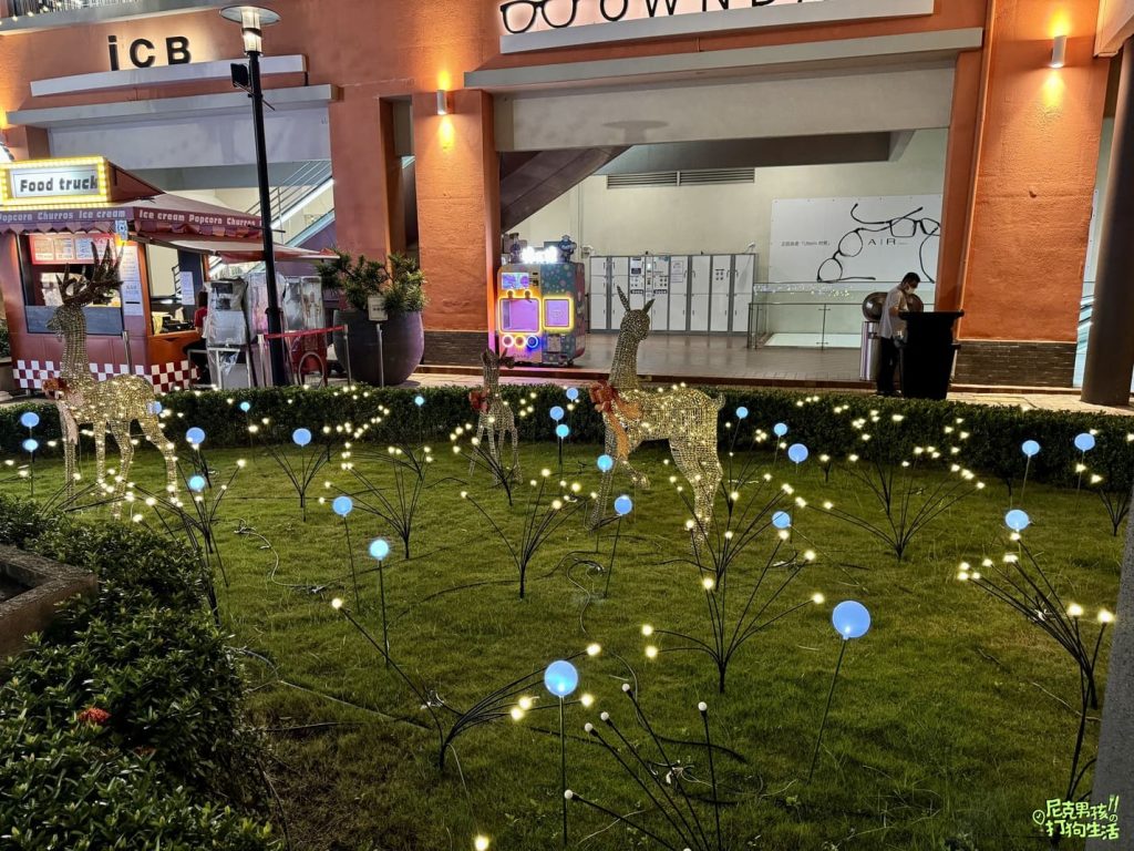 2024高雄草衙道SKM Park聖誕節夢幻派對,耶誕音樂加上雪花秀,讓每個人都會有個難忘的Party Night |打狗活動 41 IMG 8144