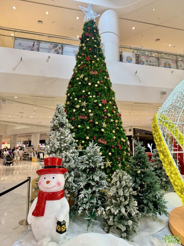 2024高雄草衙道SKM Park聖誕節夢幻派對,耶誕音樂加上雪花秀,讓每個人都會有個難忘的Party Night |打狗活動 22 IMG 8183