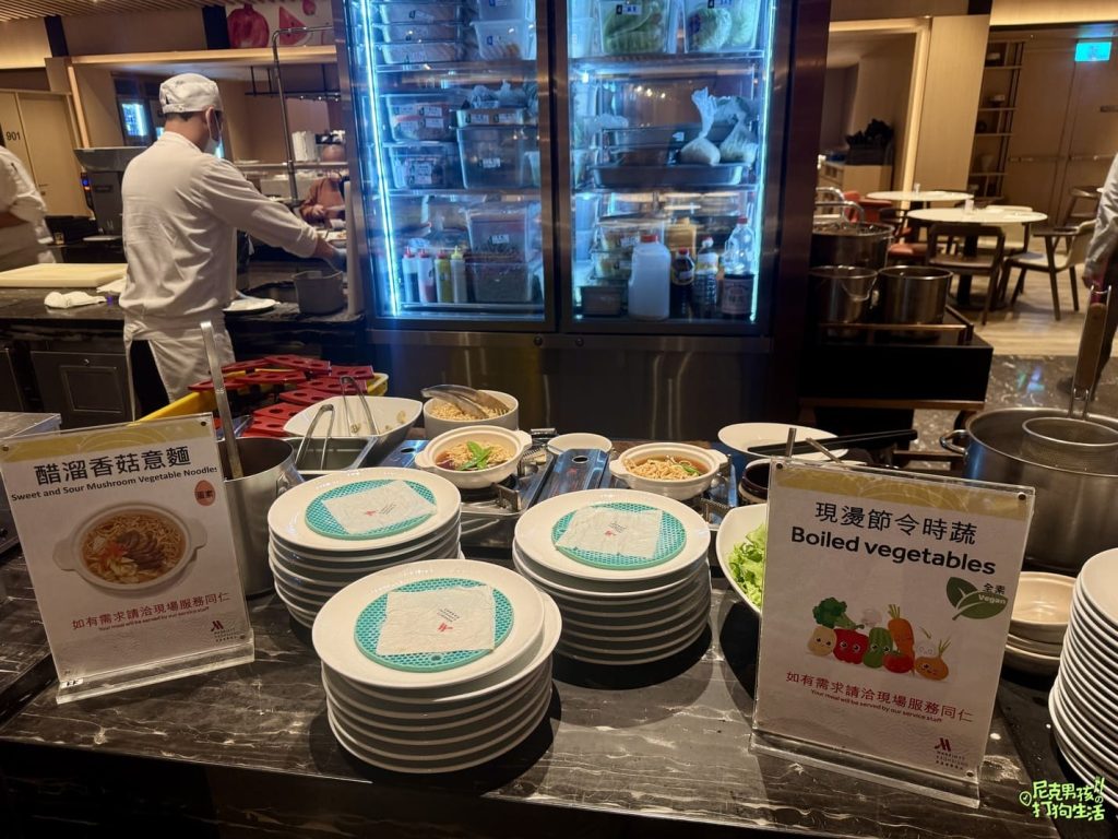 鼓山美食【京享蔬食百匯餐廳】高雄素食吃到飽,各式各樣美味蔬食料理buffet 讓你嘴巴停不下來|打狗美食 61 IMG 1345